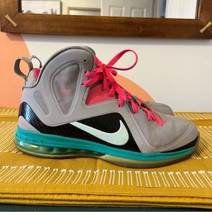Nike Lebron SOUTH BEACH 9 size men’s 10 US